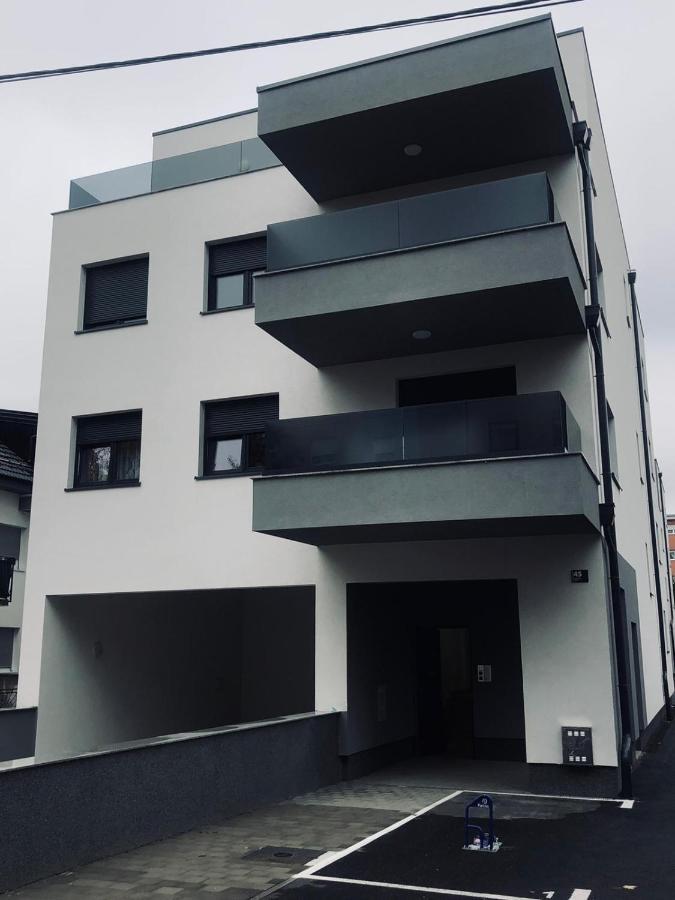 Jacuzzi Apartment Code 96 Загреб Екстериор снимка
